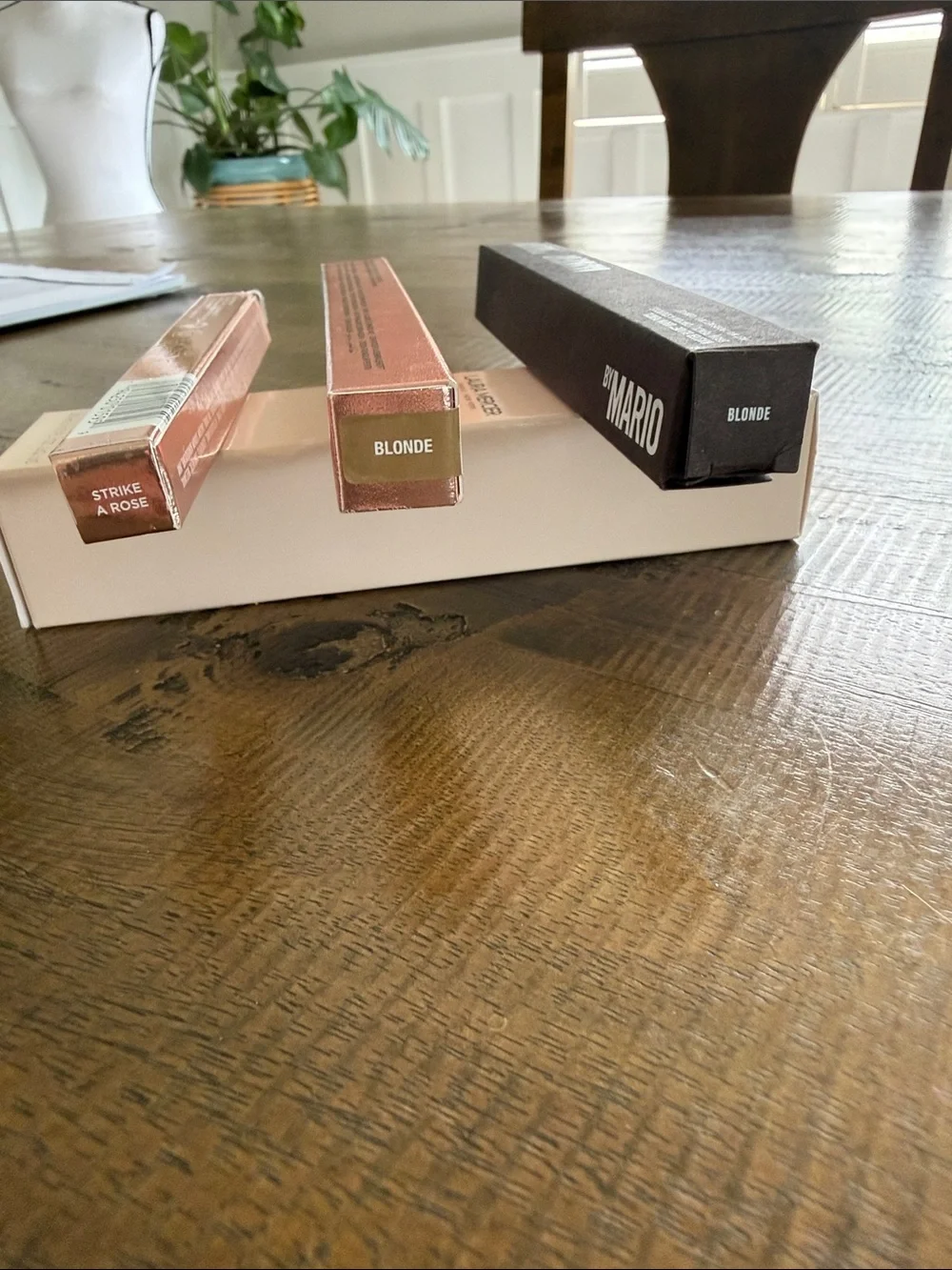 Make up lot - Laura Mercier + Makeup by Mario